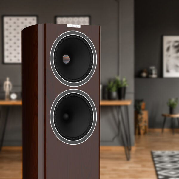 F704